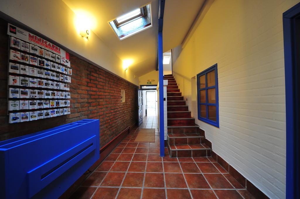 Hostel Bed N Beer Belgrado Esterno foto