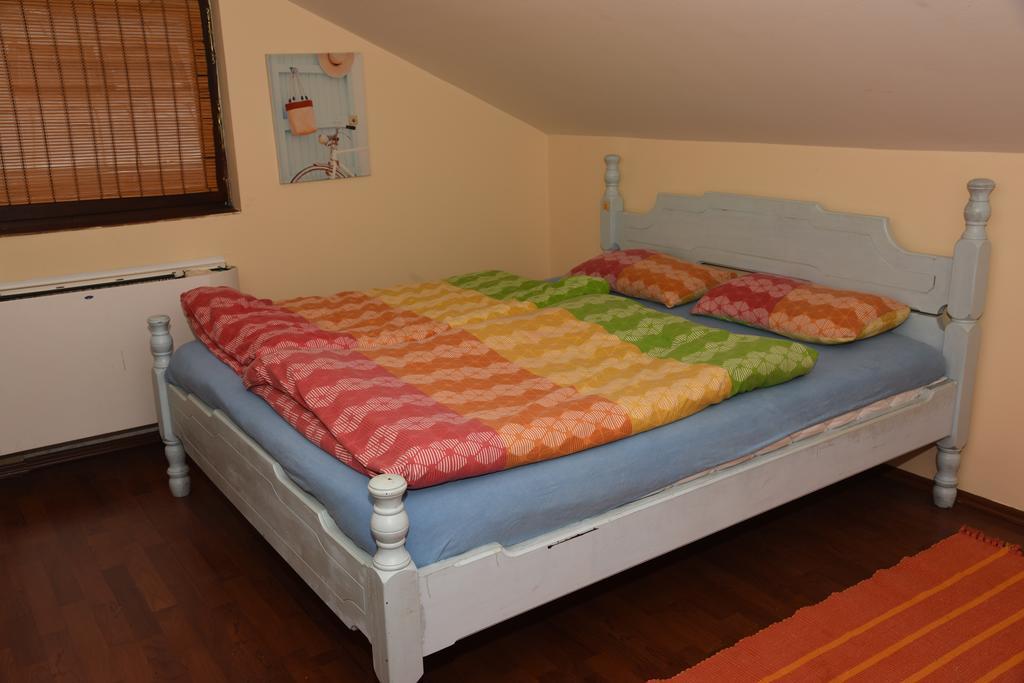 Hostel Bed N Beer Belgrado Esterno foto