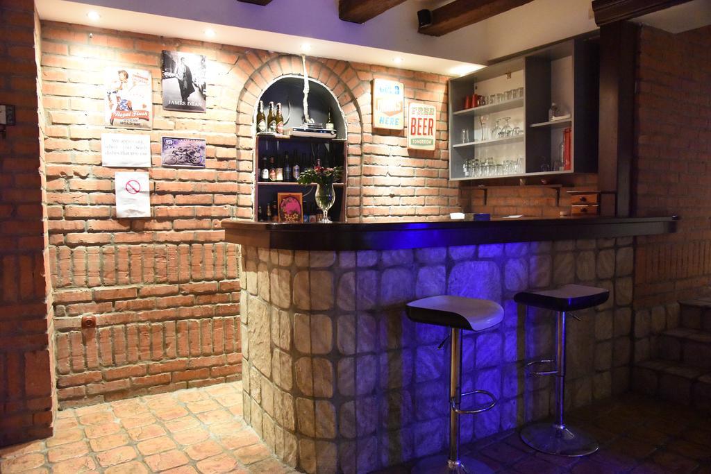 Hostel Bed N Beer Belgrado Esterno foto