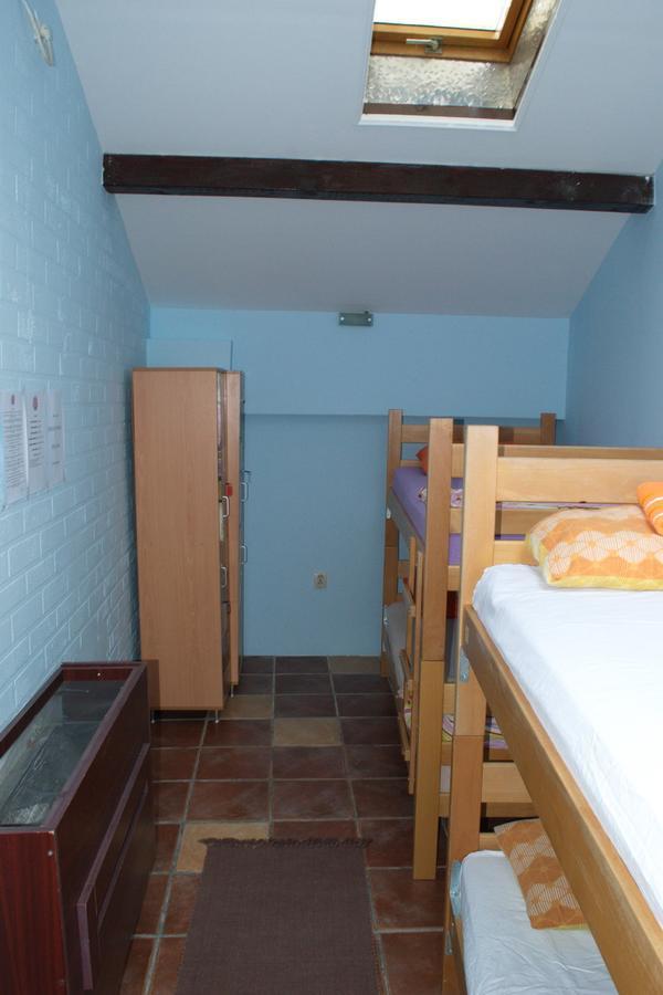 Hostel Bed N Beer Belgrado Esterno foto